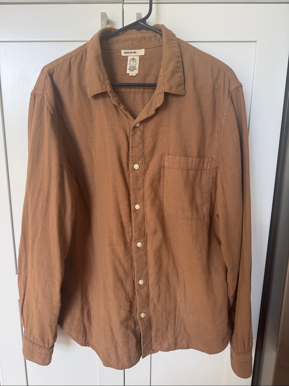 Casual Long-Sleeve Button-Down Shirt in Rust Brown